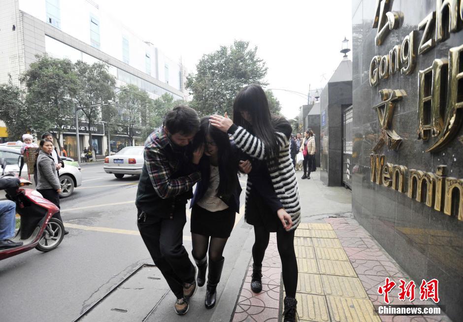 打死學(xué)生的老師_學(xué)生打死老師犯法嗎_老師打死學(xué)生判幾年
