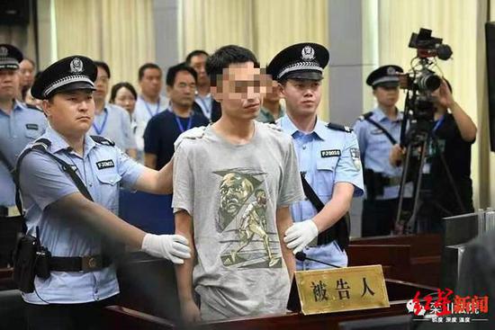學(xué)生打死老師犯法嗎_老師打死學(xué)生判幾年_打死學(xué)生的老師