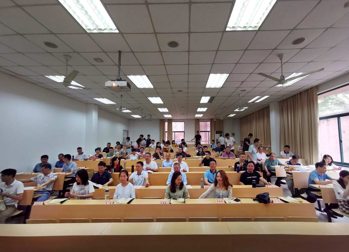 清華龍校什么時候關閉_清華校鞋_清華龍校網站
