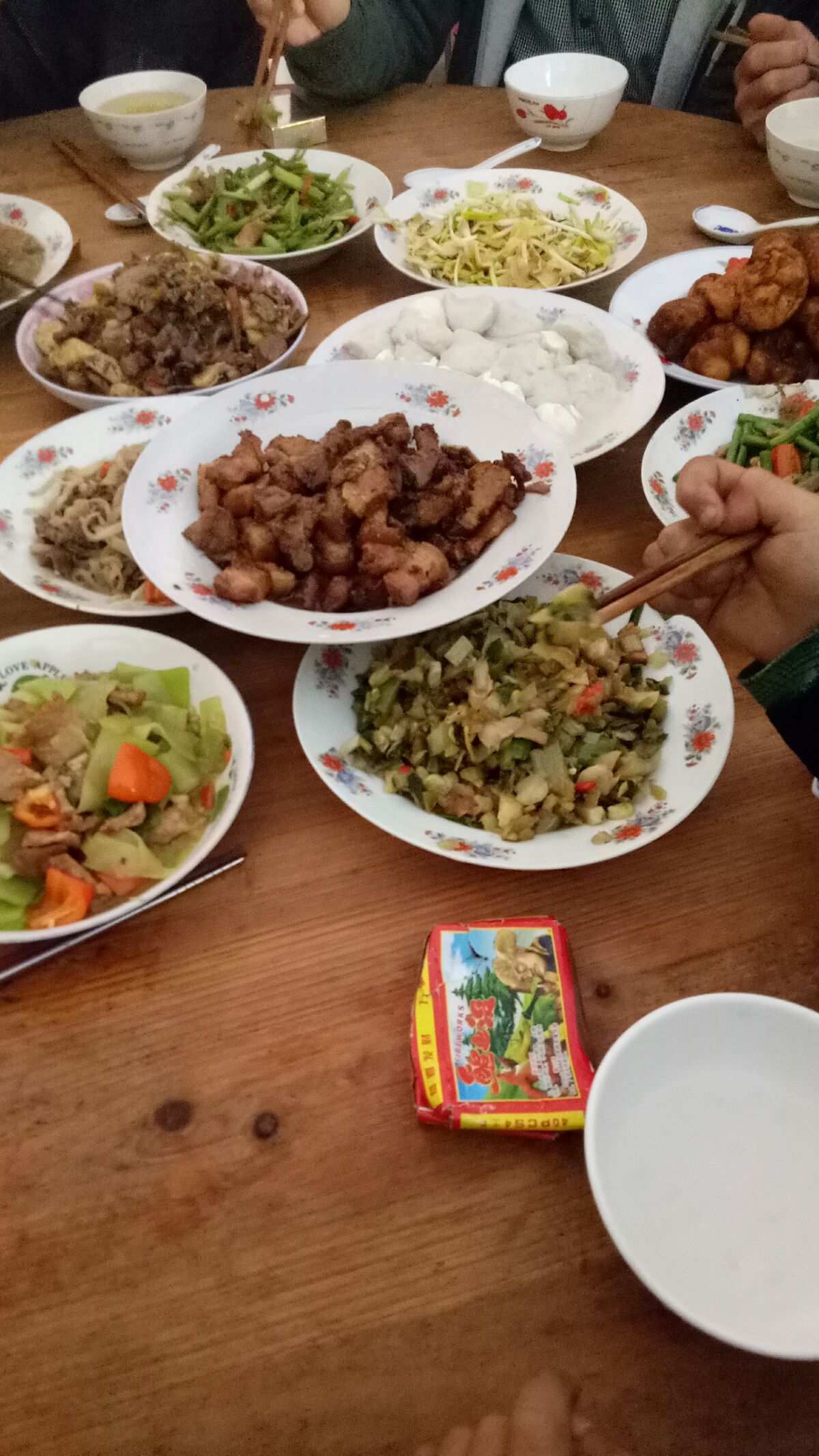 英國餐桌禮儀文化與禁忌英語_英國餐桌禮儀座次_英國餐桌禮儀
