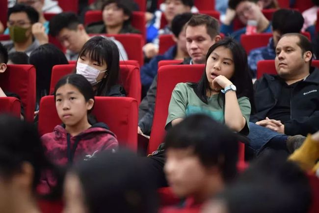 回英國留學包機截止時間_英國留學生再次要求包機回國_英國留學生包機回國費用公布