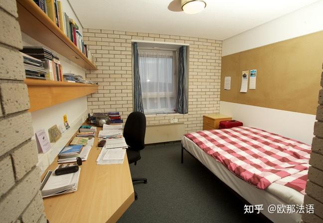 留學費用英國多少錢_留學在英國的費用_英國留學一年費用