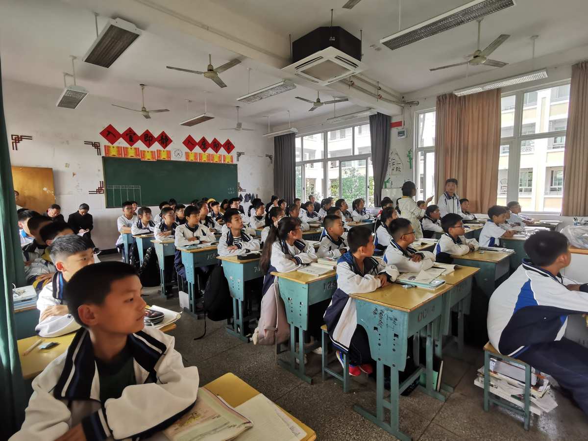 封閉式寄宿學校招生_封閉寄宿制學校_全年寄宿封閉式學校