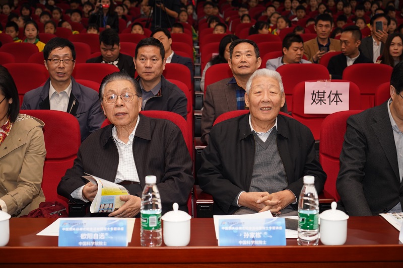 新加波留學多少錢_新加玻留學_新加波留學