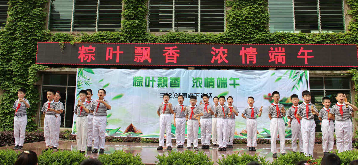 俄羅斯頌詩_小度俄羅斯的詩_贊俄羅斯慶節的古詩