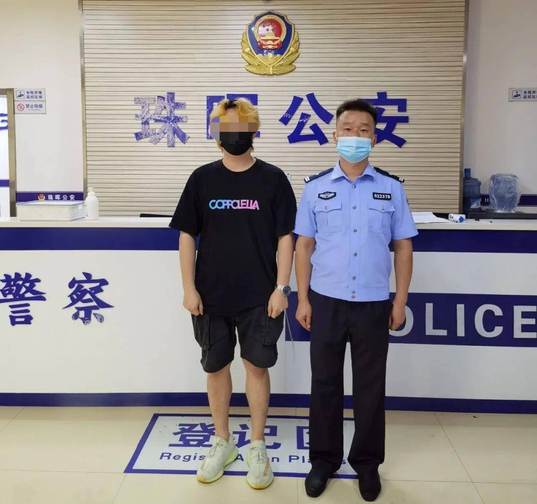 青島留學生逃避隔離爬窗逃跑_青島隔離跳窗女子_青島一留學生拒絕隔離跳窗逃跑