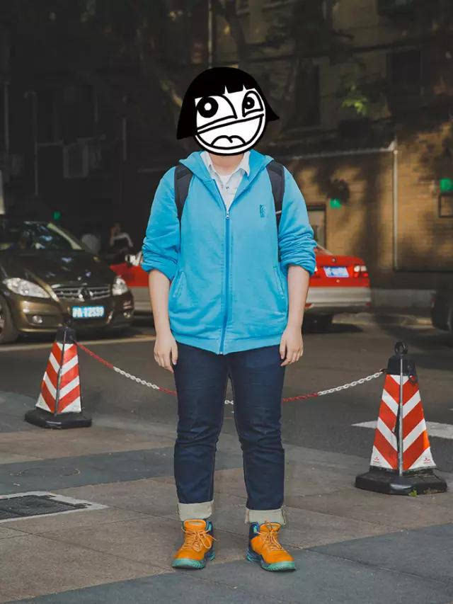 校服奇葩穿法_奇葩的校服_丑到爆的奇葩校服