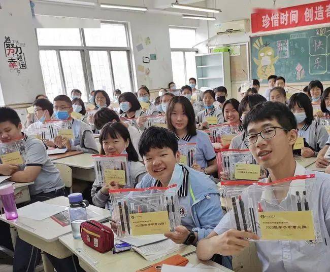 分數低的本科學校有什么_分數低的大學本科_三本分數較低的大學