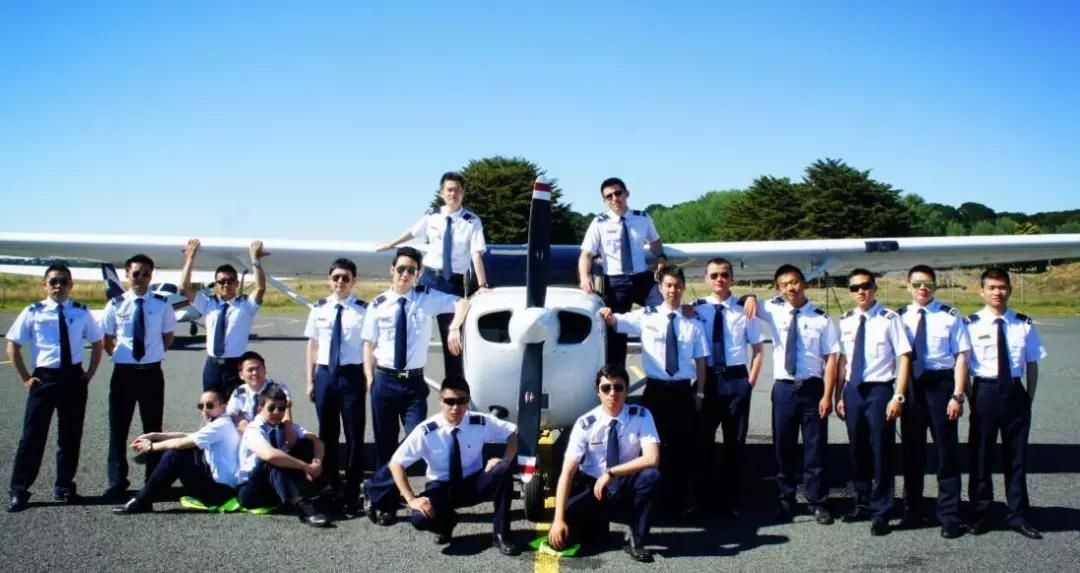 空軍航空大學(xué)錄取分?jǐn)?shù)_長(zhǎng)春空軍航空大學(xué)分?jǐn)?shù)_中國(guó)人民解放軍空軍航空大學(xué)航空飛行與指揮畢業(yè)后