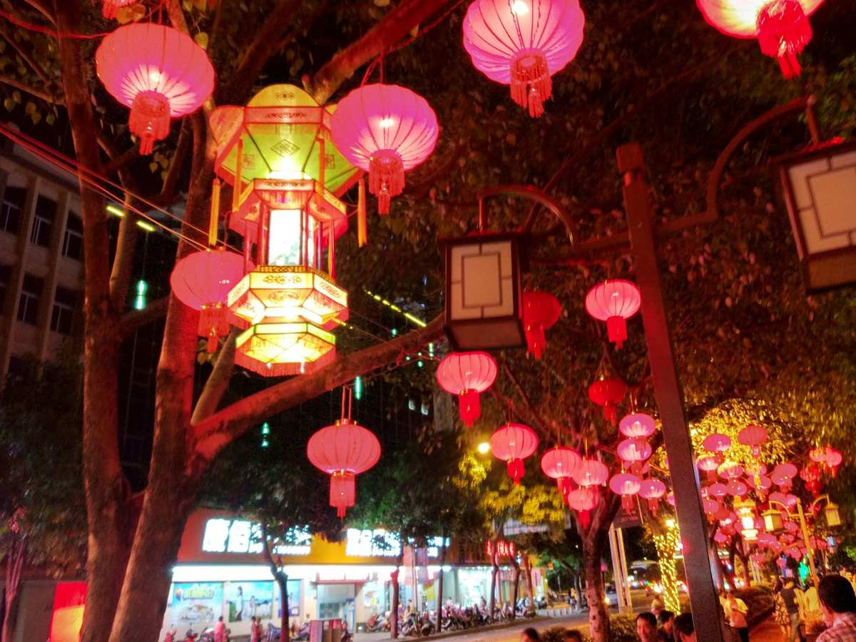 關于中秋節的故事簡短_中秋節的小故事簡短_中秋放假通知 簡短