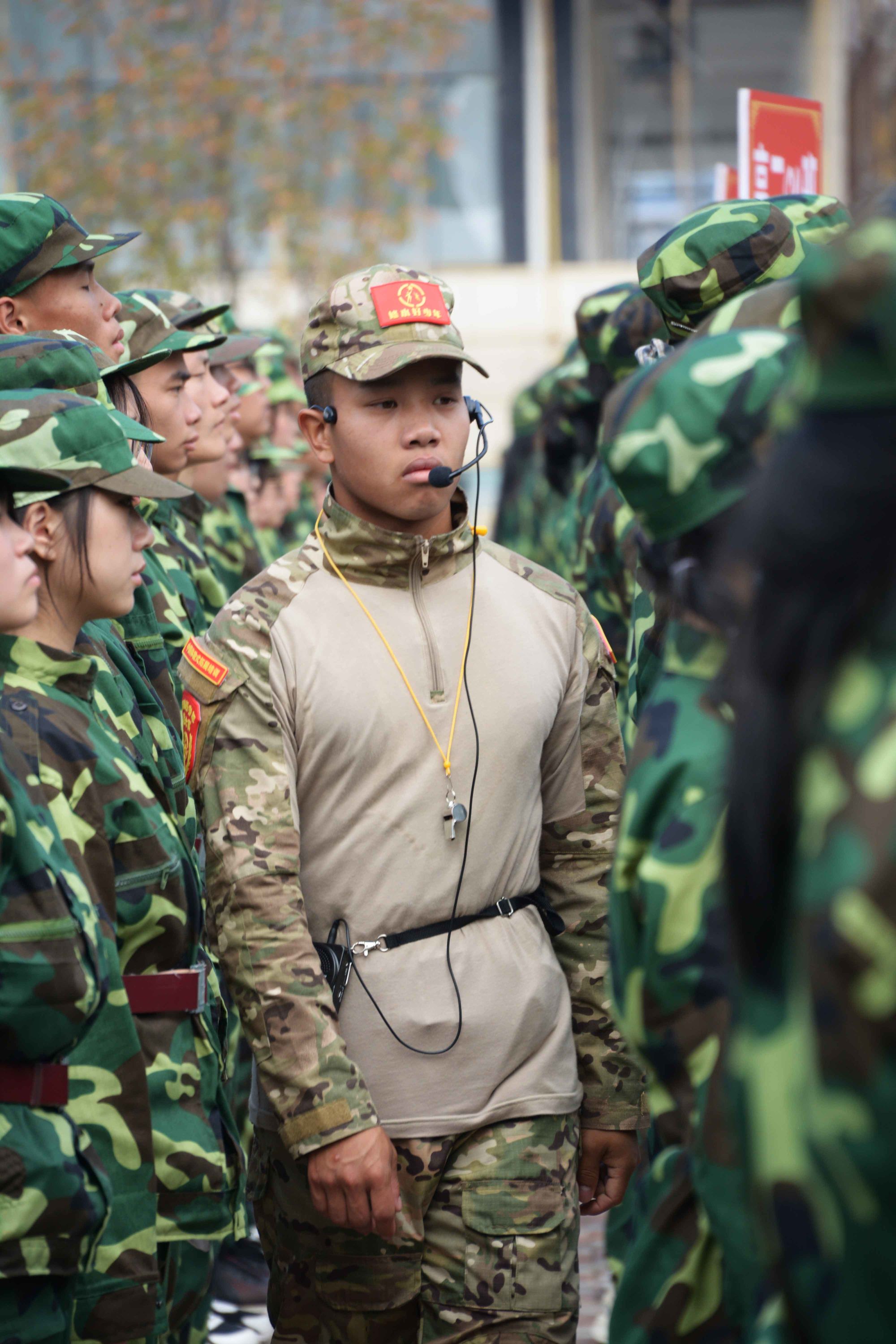 軍訓的酸甜苦辣作文_辣媽正傳張譯苦追孫儷親自伺候脫鞋是哪一集_訴說軍訓苦的詩