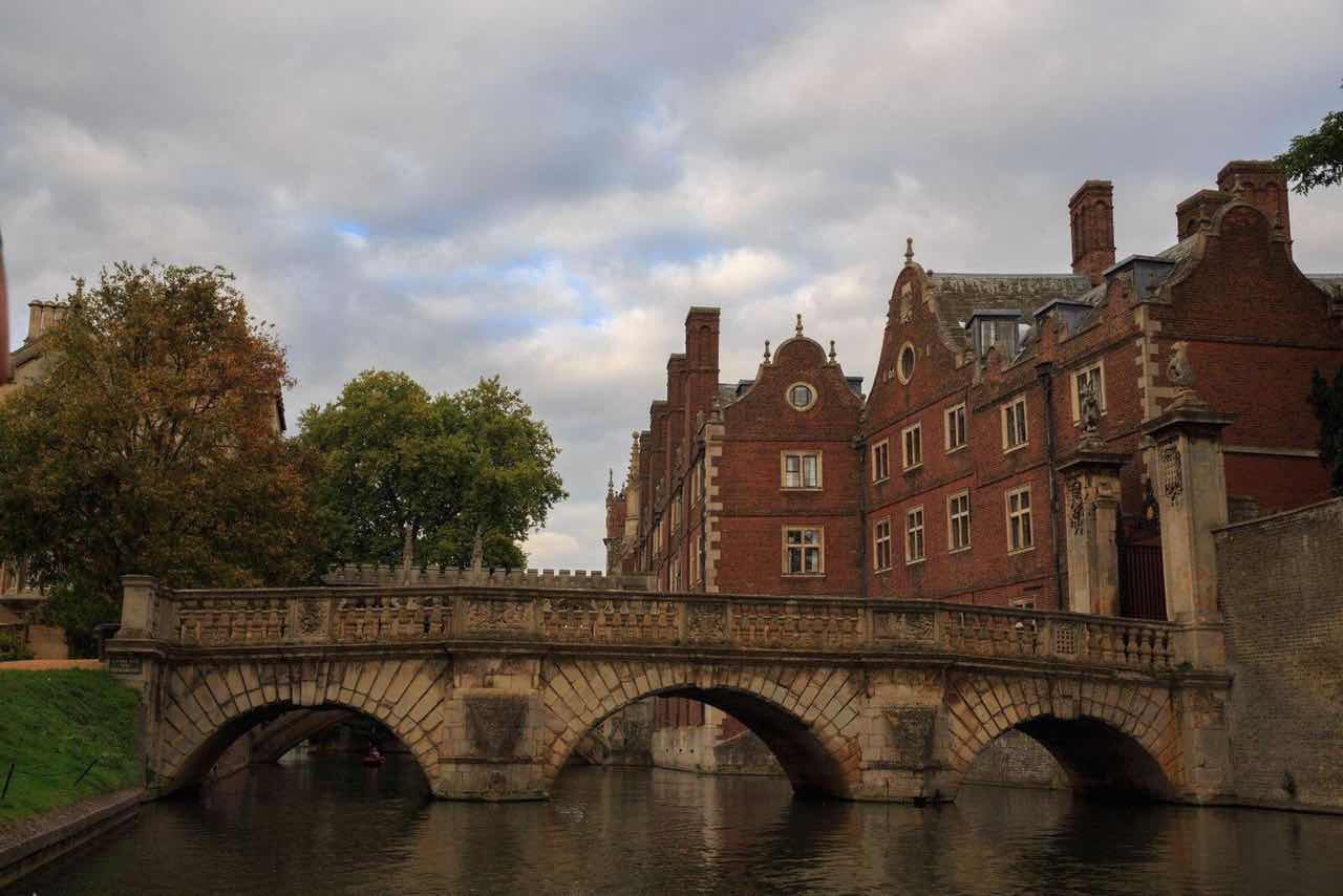 2023劍橋大學介紹最新要求_劍橋商務英語口語要求_劍橋大學入學要求