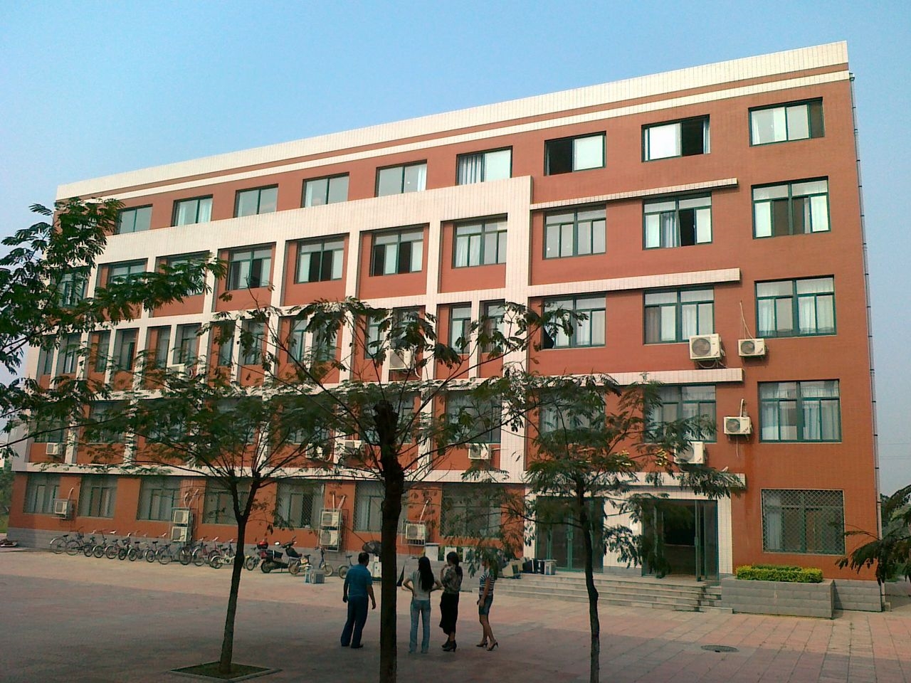 山東建筑大學(xué)為什么排名低_安徽建筑大學(xué)pk山東建筑大學(xué)_馬來西亞大學(xué)建筑學(xué)排名