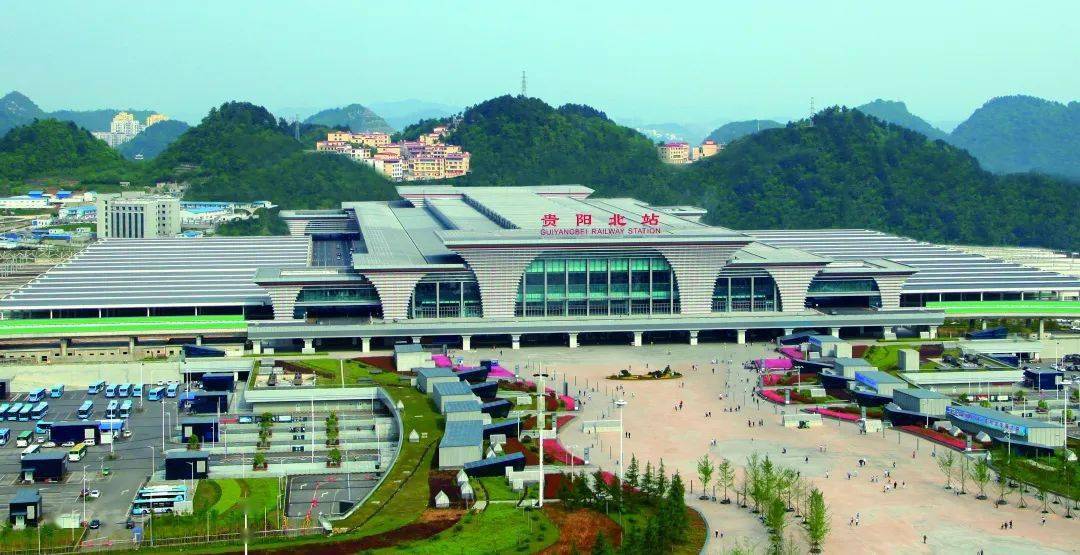 讀高鐵學費一年多少錢_高鐵學校的學費_高鐵學校學費多少錢