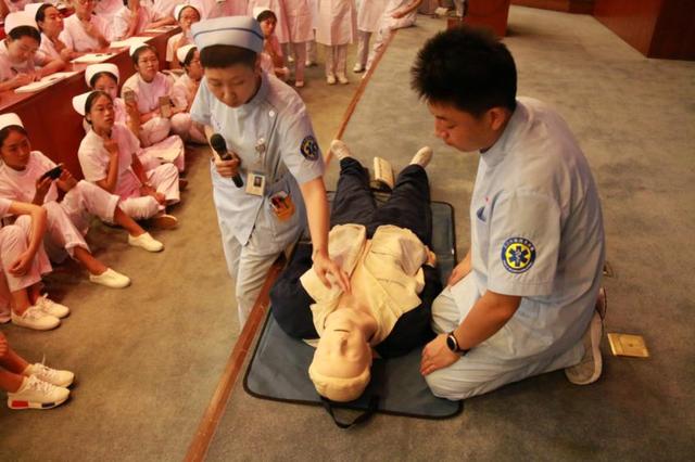 救死扶傷的意思_救死扶傷是什么詞_救死扶傷的扶字的意思