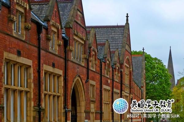 愛丁堡大學在英國排第幾_英國愛丁堡大學世界排名_英國愛丁堡大學的世界排名