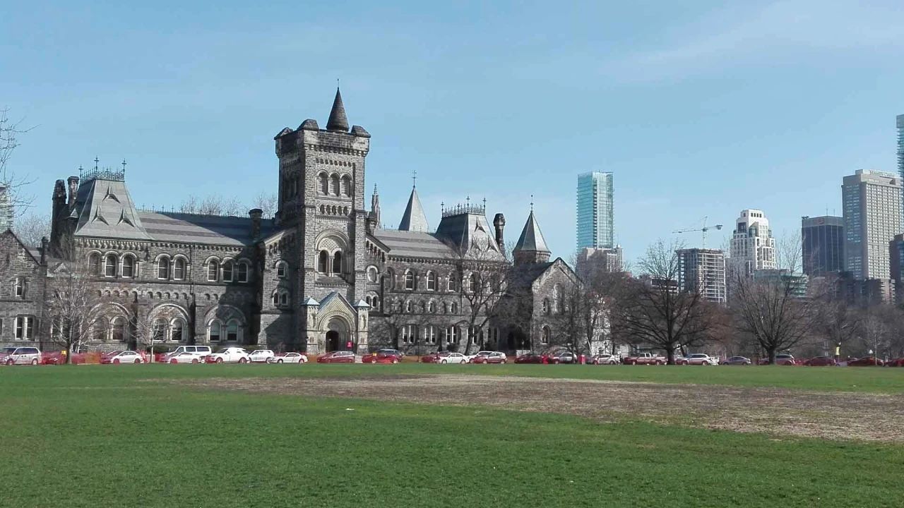 加拿大多倫多大學留學一年費用_加拿大多倫多大學世界排名_加拿大多倫多大學