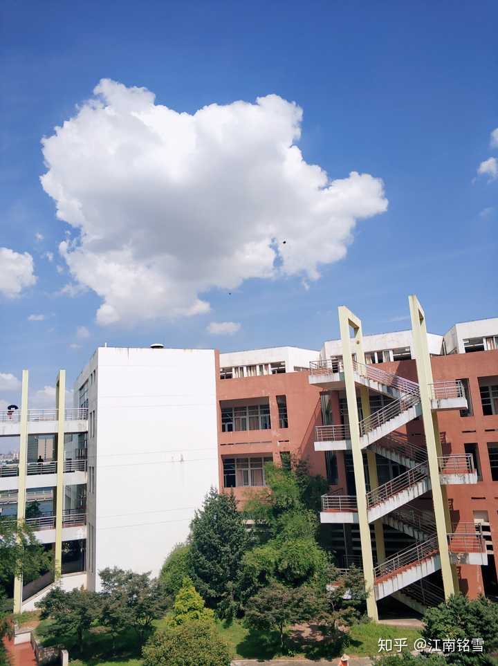 南昌大學(xué)是985211學(xué)校嗎_南昌大學(xué)是985還是211_南昌大學(xué)是985211嘛