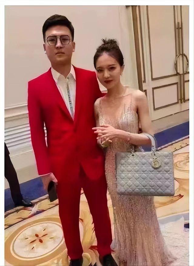 鹿晗留學上哪個學校_鹿晗留學照片_鹿晗留學照曝光