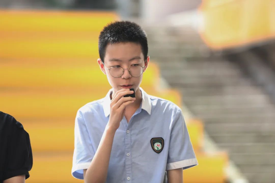 清華大學(xué)官方恭喜楊倩奪金_楊倩獲清華大學(xué)獎學(xué)金_清華表揚楊倩
