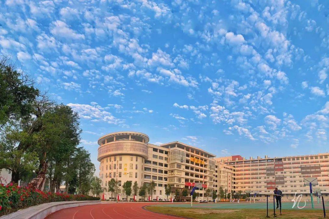 南開實(shí)驗(yàn)基地學(xué)校_南開實(shí)驗(yàn)學(xué)校_南開實(shí)驗(yàn)學(xué)校中學(xué)部怎樣