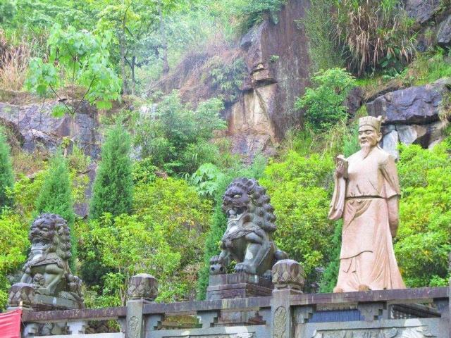 未若柳絮因風起的意思_柳絮意思是什么_柳絮意思的詞語