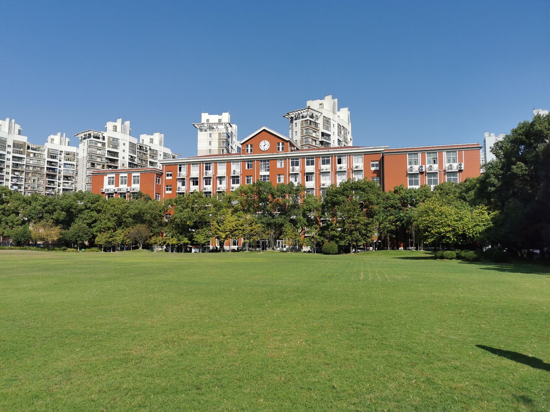 上海武保大學處長是誰_上海大學武保處電話_上海大學武保處