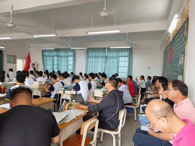 都市建筑設(shè)計有限公司_都市建設(shè)者官網(wǎng)下載_成都市建設(shè)學(xué)校