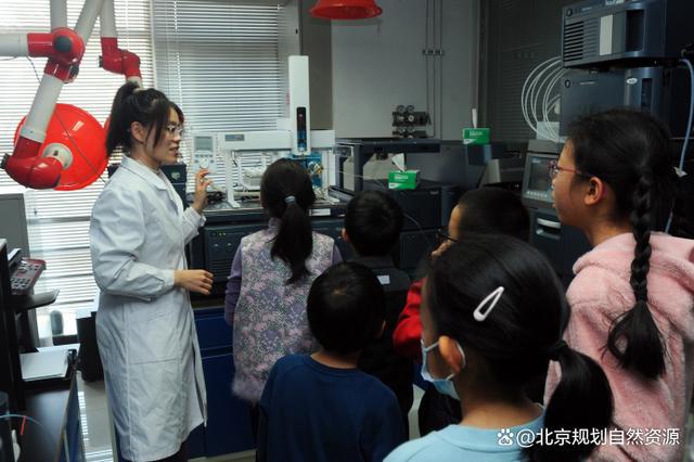 和諧共生手繪_與自然和諧共生小報_人與自然和諧共生手抄報內容