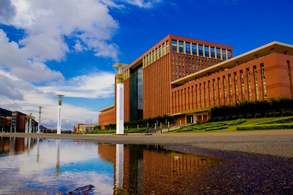 吉珠大學珠海學院圖書館_吉林大學珠海校區圖書館_吉林大學珠海學院圖書館