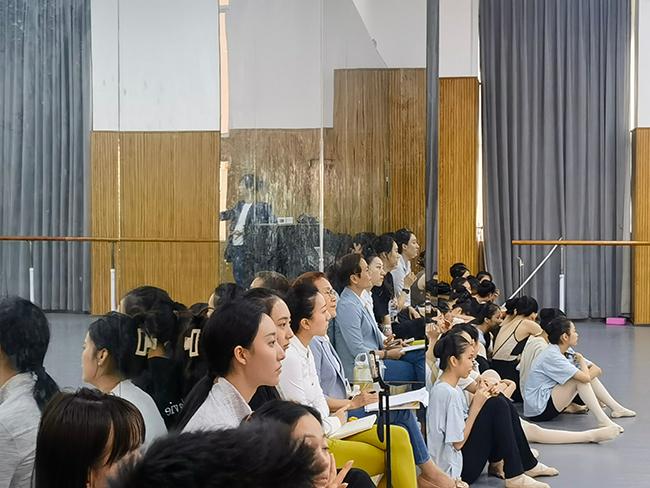 舞蹈培訓(xùn)班開課文案_舞蹈培訓(xùn)班開場白_想開個(gè)舞蹈培訓(xùn)班