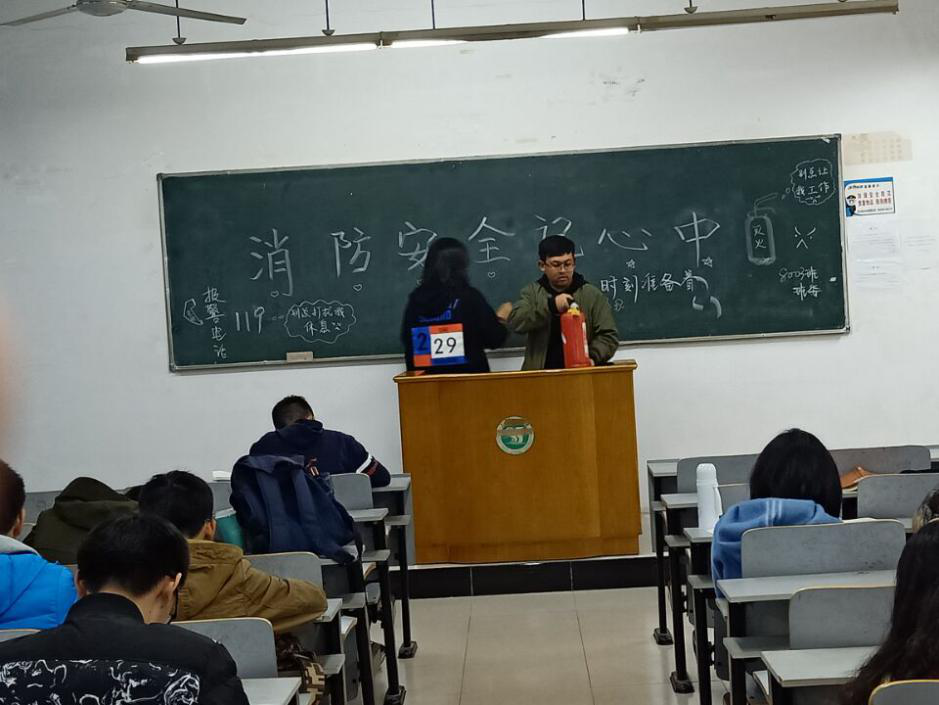 三峽大學逸夫樓_三峽大學逸夫樓天臺事件_三峽大學逸夫樓視頻