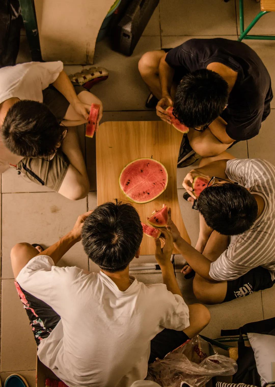 三峽大學逸夫樓_三峽大學逸夫樓天臺事件_三峽大學逸夫樓視頻