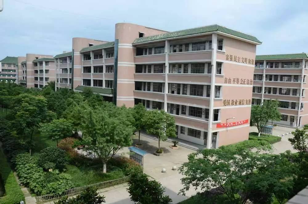 臨川一中2021年高考喜報_臨川一中高考分數2021_臨川一中高考光榮榜