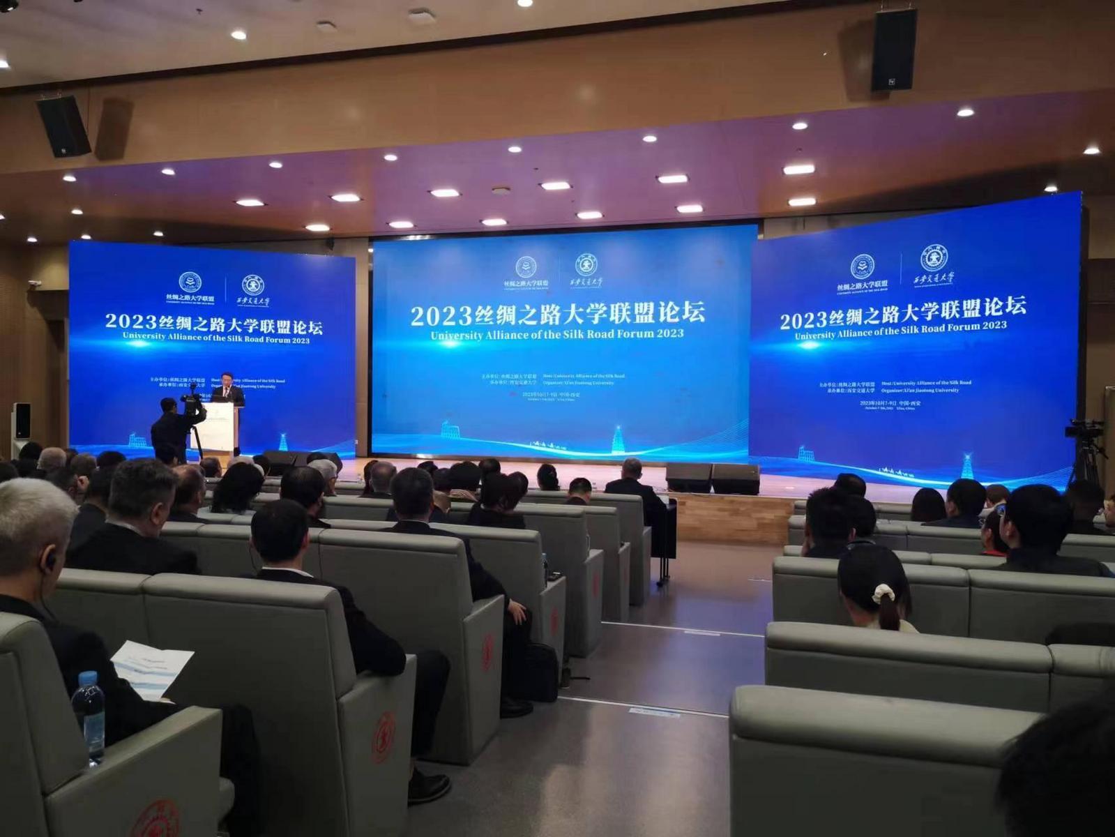 洪山高中國際部_2021年洪山高中國際部學費_洪山高中國際班一年學費多少