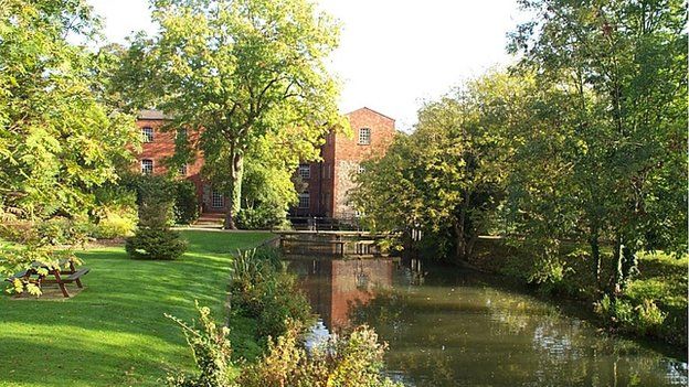 大學生4_大學內留學_buckingham大學