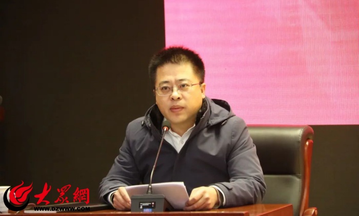 泰安英雄山中學高中部老師合影_泰安英雄山中學網站_泰安英雄山中學喜報
