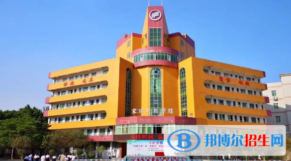 河南排名靠前的中專_中專河南排名學校前100_河南中專學校排名前十