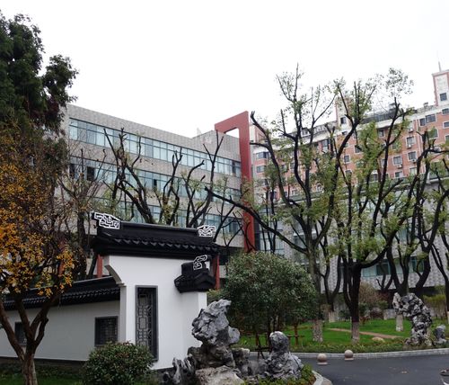 廈門湖濱中學(xué)排名_廈門湖濱中學(xué)校規(guī)_廈門市湖濱中學(xué)