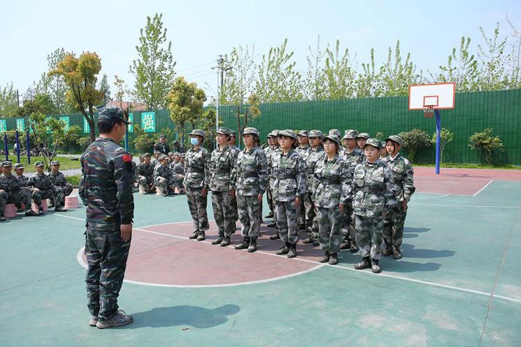 附近全封閉學校在哪里啊_附近全封閉學校在哪里_附近哪里有封閉學校初中