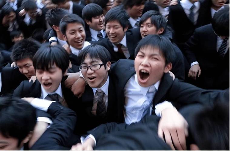 韓國大學(xué)畢業(yè)生就業(yè)壓力_日本大學(xué)研究生_韓國大學(xué)畢業(yè)生躺平原因分析