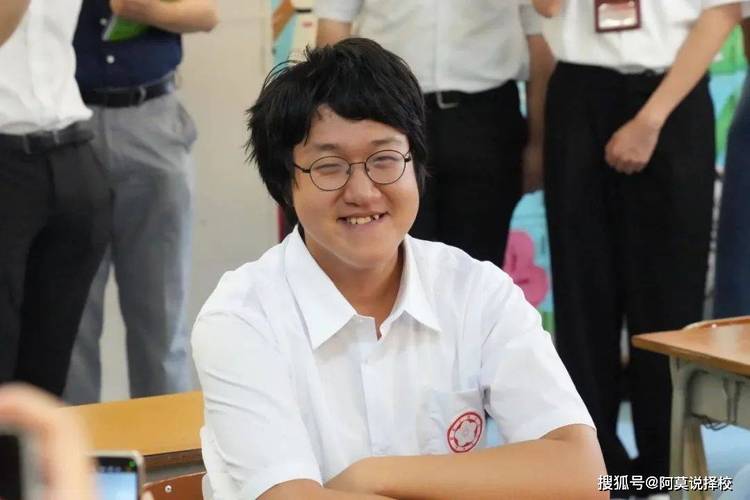 香港狀元熱衷醫學原因分析_香港中文大學排名_香港中學文憑考試狀元學醫率