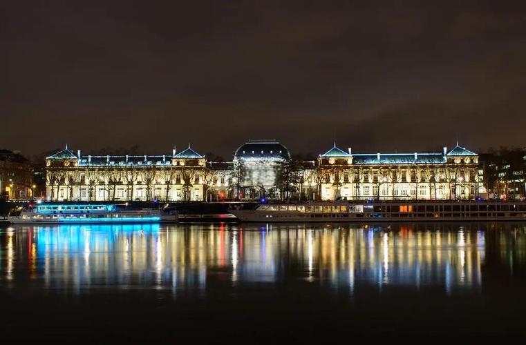 法國(guó)里昂大學(xué)_里昂第二大學(xué)歷史沿革_Université Lumière Lyon 2