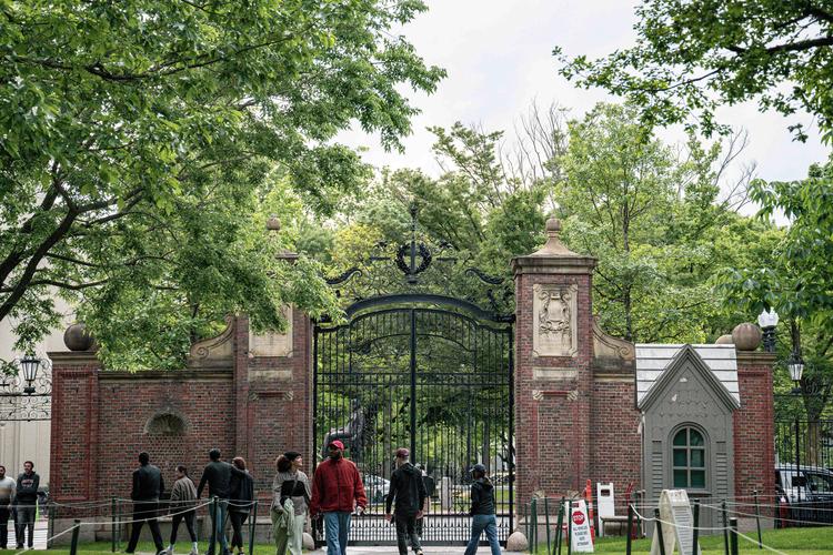 特朗普哈佛大學爭議_特朗普從未申請過哈佛大學_哈佛大學的入學要求
