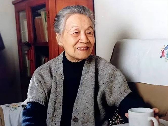 楊絳 105歲 去世 回顧生平事跡 文學作品 翻譯作品 錢鐘書夫人 一百歲感言 心境 評價_錢鐘書夫人病逝