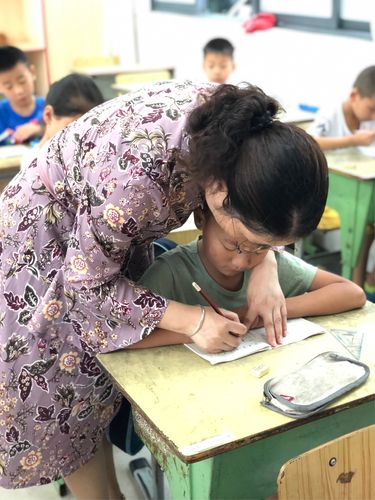 青島校園記者暑期調(diào)查_(kāi)社會(huì)實(shí)踐調(diào)查報(bào)告范文_青島中學(xué)生暑期生活質(zhì)檢報(bào)告