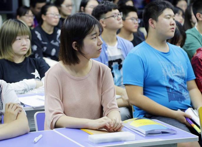 培諾學子收到布里斯托大學錄取通知書人數統計_布里斯托大學Andrew Harrison教授培諾教育宣講會_布里斯托大學英國排名