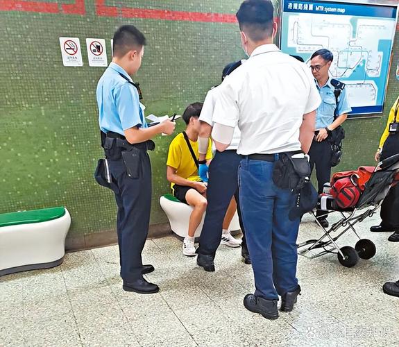 香港警方協(xié)助內(nèi)地生撤離_香港中文大學(xué)暴力事件_香港中文大學(xué)學(xué)生會(huì)解散